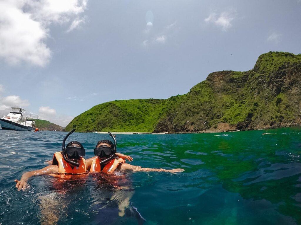Costa y aguas de Salango, Manabí
